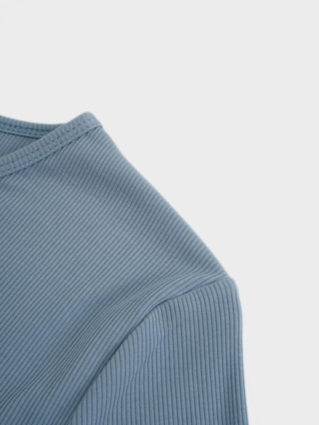 Soft Ribbed High V Tee-Dusty Blue